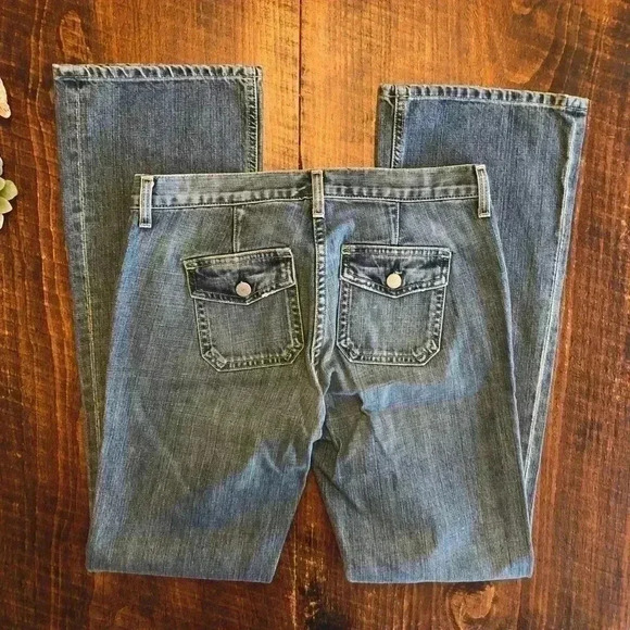 💙J. Crew | Medium Wash Bootcut Jeans - Picture 2 of 4